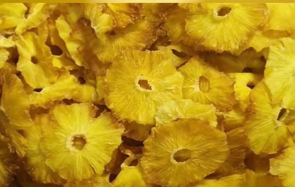 Dried pineapple